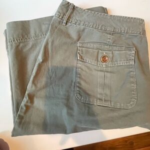 Eddie Bauer women’s Bermuda shorts, size 16, olive green.